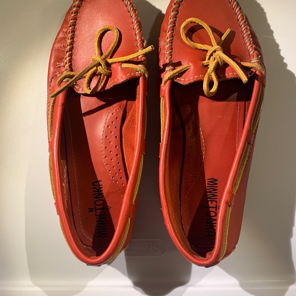 Minnetonka Red Leather Boat Driver's Moccasins Women's Size 7M Loafers - Picture 5 of 5